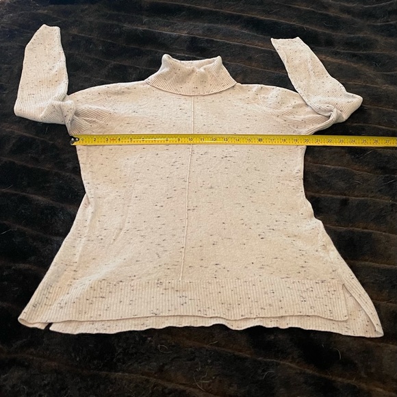 Turtleneck Sweater by Calvin Klein (M) - Picture 5 of 11